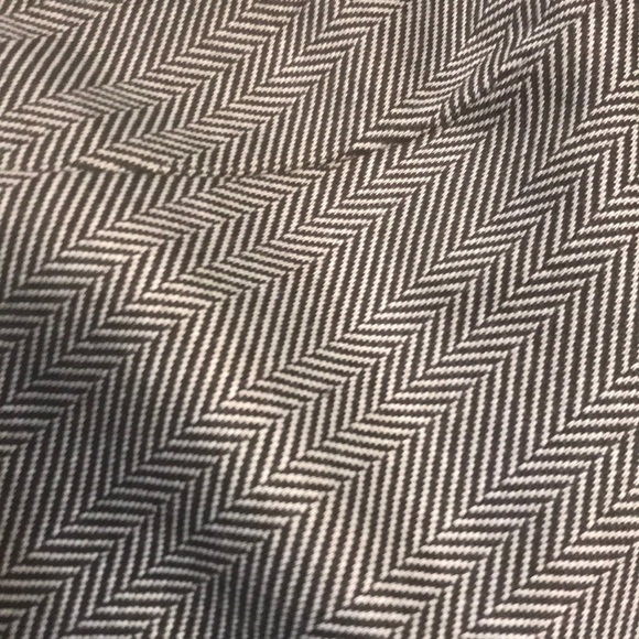 Must Go! ๐๐ฝ Black and White patterned dress ๐ - Picture 2 of 8